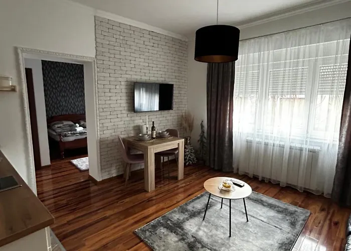 アパート Alma Mons