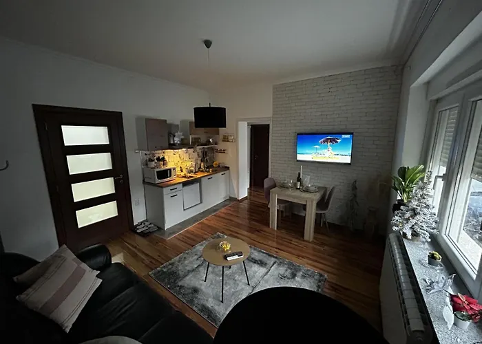 アパート Alma Mons *